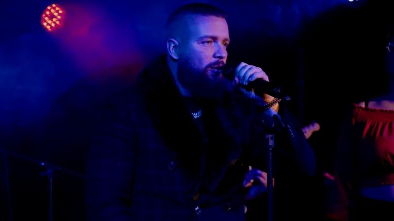 Kollegah beim Unplugged Konzert