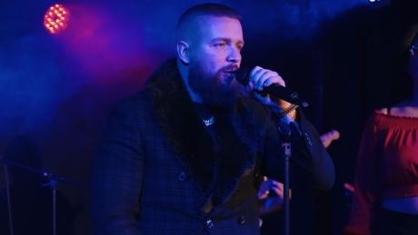 Kollegah beim Unplugged Konzert